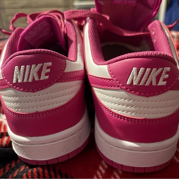 Pink Nike Dunk - Picture 4 of 9